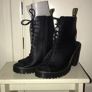 Dr. Martens Carmelita Aunt Sally Boots